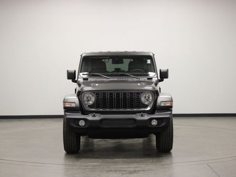 Used 2025 Jeep Wrangler Unlimited Sport AWD/4WD image 3