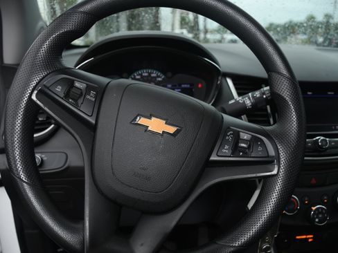 Used 2020 Chevrolet Trax LS w/ Tint and Cruise Package FWD image 12