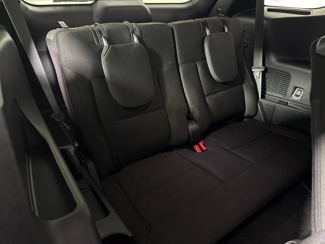 Used 2023 Ford Explorer XLT AWD/4WD image 18