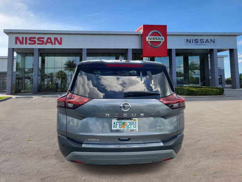 Certified 2021 Nissan Rogue SV FWD image 3