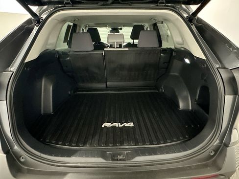 Used 2022 Toyota RAV4 XLE image 31