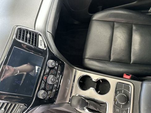 Used 2019 Jeep Grand Cherokee Limited w/ Luxury Group II image 23