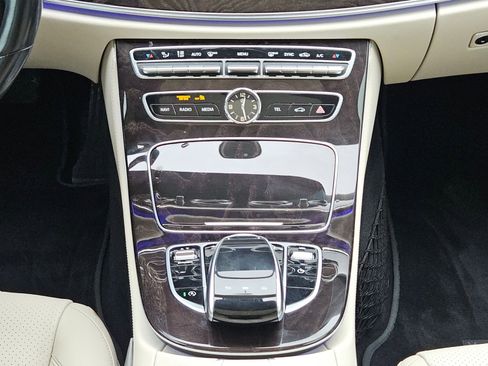 Used 2020 Mercedes-Benz E 350 Sedan image 19