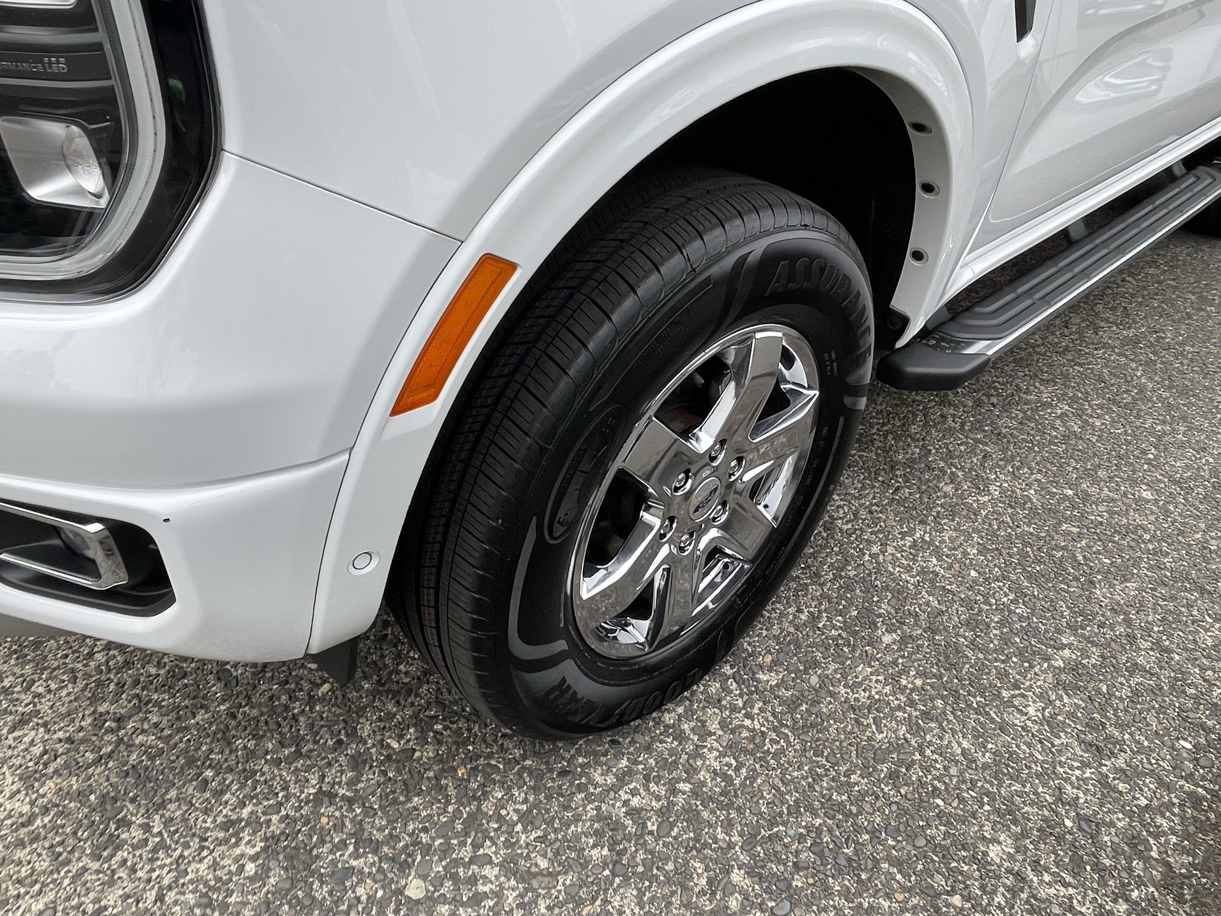 Used 2024 Ford Ranger Lariat w/ FX4 Off-Road Package AWD/4WD image 9