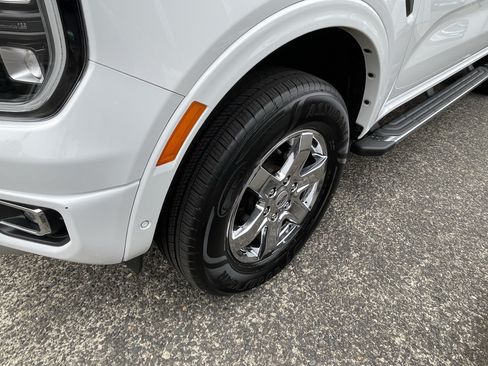Used 2024 Ford Ranger Lariat w/ FX4 Off-Road Package AWD/4WD image 9