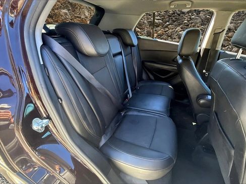 Used 2022 Chevrolet Trax LT image 23