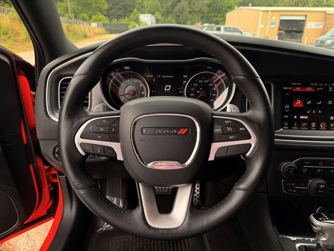 Used 2016 Dodge Charger R/T Scat Pack w/ Beats Audio Group RWD image 12