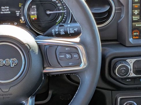 Used 2023 Jeep Wrangler Unlimited Sahara image 21