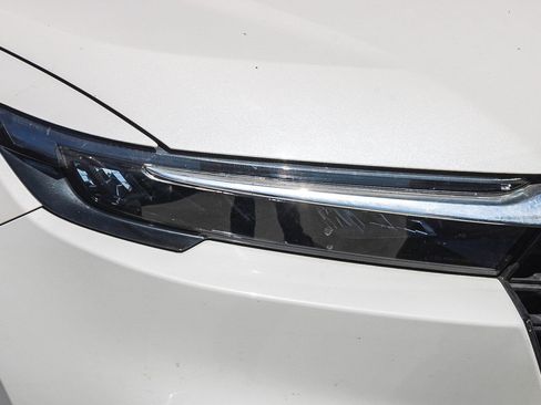 Used 2023 Honda CR-V EX image 2