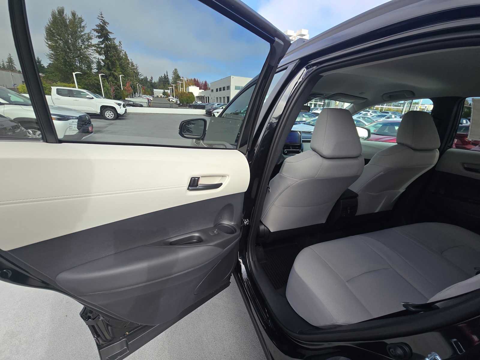 New 2026 Toyota Corolla Cross LE w/ Cold Weather Package AWD/4WD image 15
