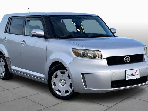 Used 2009 Scion xB image 2