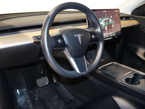 Used 2022 Tesla Model Y Long Range AWD/4WD image 31