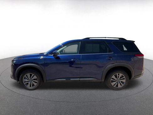 Used 2025 Nissan Pathfinder SV FWD image 9