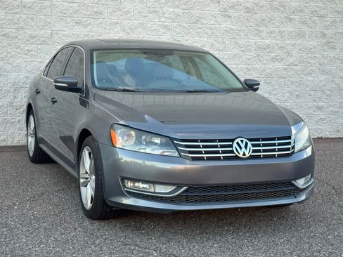 Used 2013 Volkswagen Passat TDI SEL Premium image 3