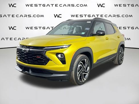 Used 2025 Chevrolet TrailBlazer RS w/ Driver Confidence Package image 1