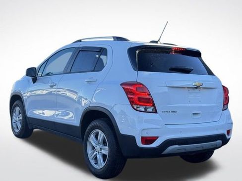 Used 2022 Chevrolet Trax LT w/ Driver Confidence Package image 6