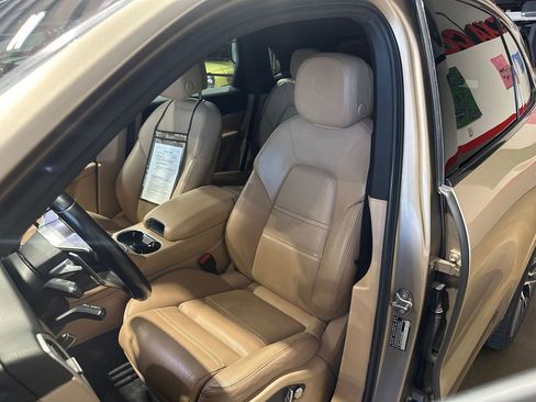 Used 2019 Porsche Cayenne AWD/4WD image 18
