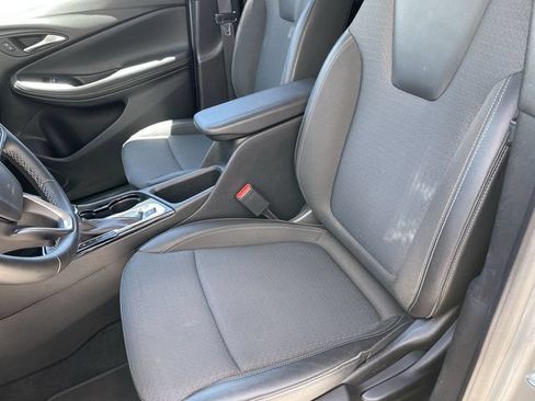 Used 2025 Buick Encore GX Preferred AWD/4WD image 11