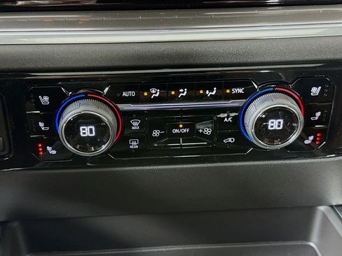 New 2026 Chevrolet Silverado 1500 High Country w/ High Country Premium Package AWD/4WD image 16