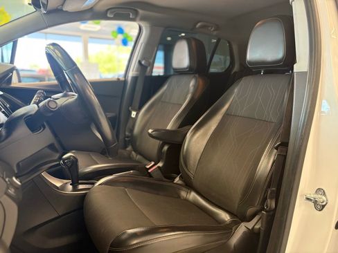 Used 2019 Chevrolet Trax LT w/ LT Convenience Package AWD/4WD image 21