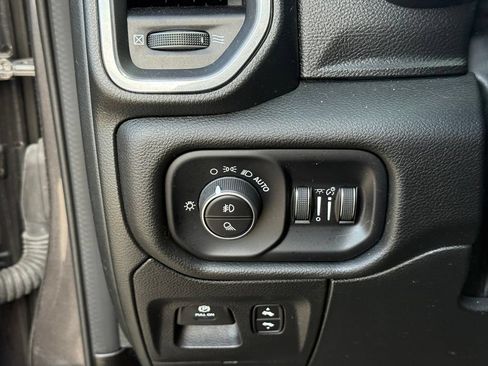 Used 2024 RAM 1500 Laramie AWD/4WD image 19