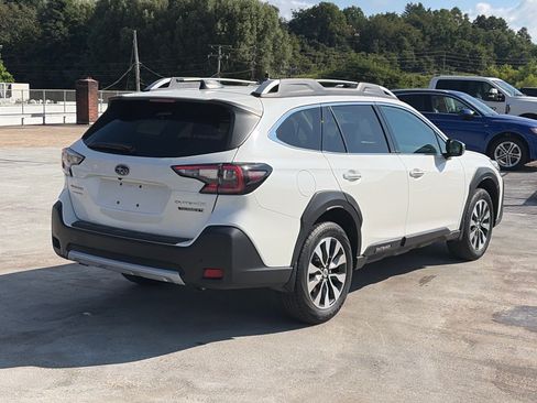 Used 2023 Subaru Outback Touring XT AWD/4WD image 3