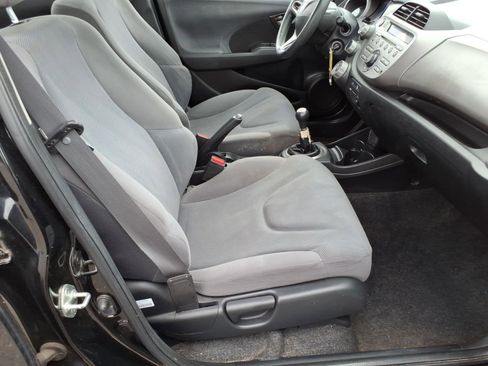 Used 2010 Honda Fit image 9
