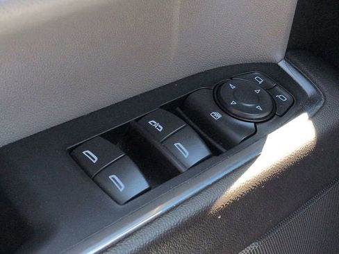 Used 2025 Chevrolet Silverado 1500 LT AWD/4WD image 31