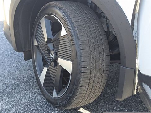 Certified 2025 Nissan Kicks SR image 45