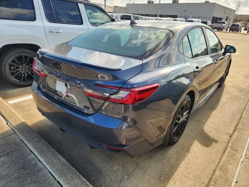 Used 2026 Toyota Camry SE w/ Convenience Package FWD image 6