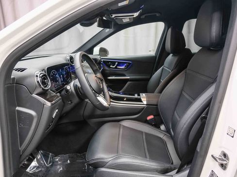 Certified 2025 Mercedes-Benz GLC 300 image 18