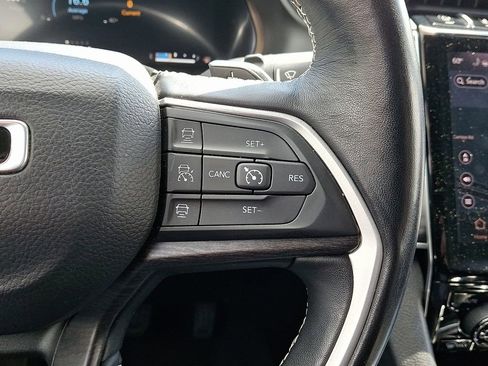 Used 2022 Jeep Grand Cherokee Limited AWD/4WD image 23