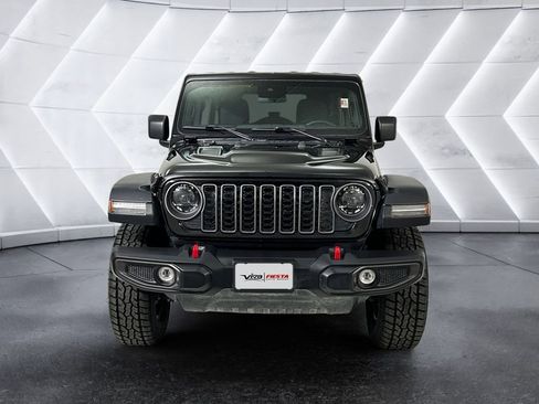Used 2025 Jeep Wrangler Unlimited Rubicon image 2