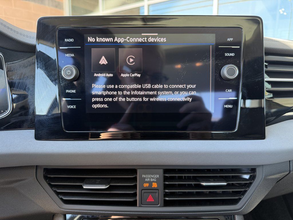 Used 2025 Volkswagen Jetta SE w/ Sunroof Package FWD image 22