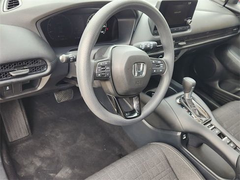 Certified 2023 Honda HR-V LX image 2