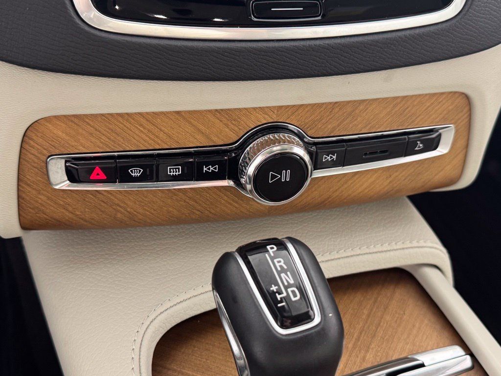 Used 2022 Volvo XC90 T6 Momentum w/ Advanced Package AWD/4WD image 24