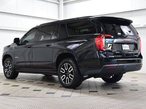 Used 2023 GMC Yukon XL AT4 w/ AT4 Premium Package AWD/4WD image 6