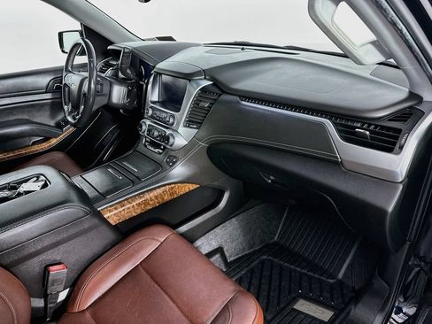 Used 2019 Chevrolet Suburban Premier w/ Premier Plus Edition AWD/4WD image 31