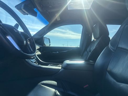 Used 2017 Cadillac Escalade Platinum image 36