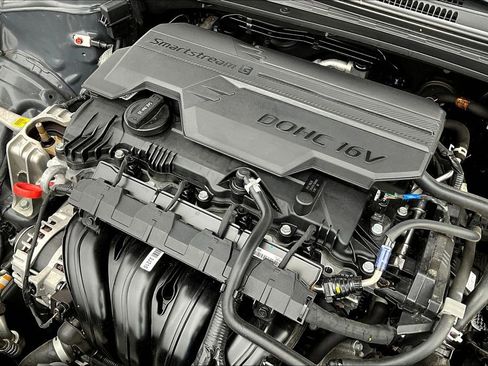 Used 2024 Hyundai Elantra SEL w/ Convenience Package image 30