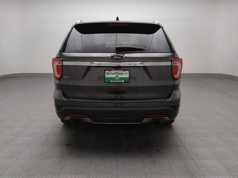 Used 2018 Ford Explorer XLT image 7