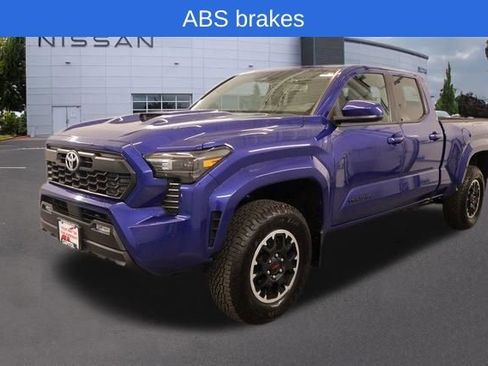 Used 2024 Toyota Tacoma TRD Sport AWD/4WD image 6