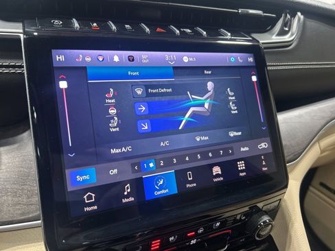 Certified 2024 Jeep Grand Cherokee L Limited w/ Luxury Tech Group II image 48