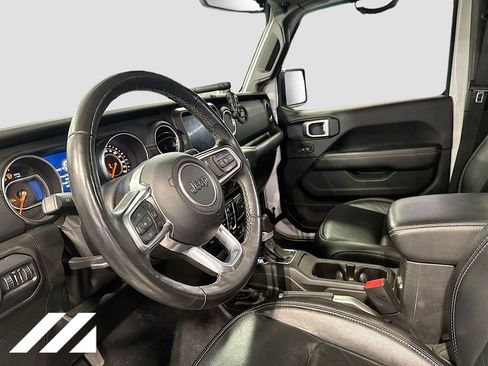 Used 2020 Jeep Gladiator Overland image 9