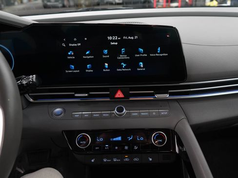 Used 2025 Hyundai Elantra SEL FWD image 19