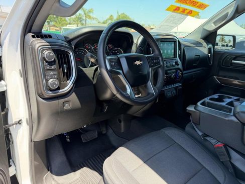 Used 2020 Chevrolet Silverado 1500 LT w/ Fleet Comfort Package AWD/4WD image 16