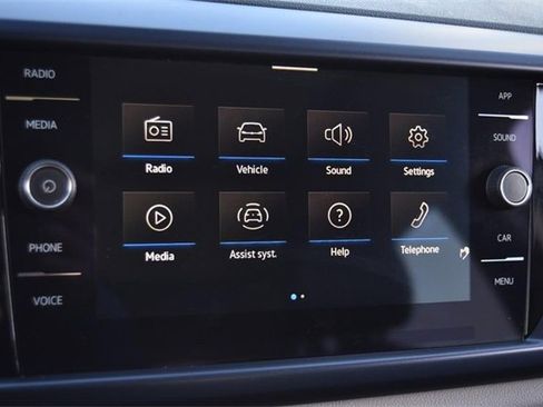 Certified 2023 Volkswagen Taos SE w/ Panoramic Sunroof Package image 13