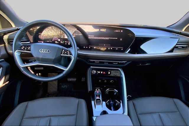 Used 2025 Audi Q5 Premium Plus w/ Premium Plus AWD/4WD image 15