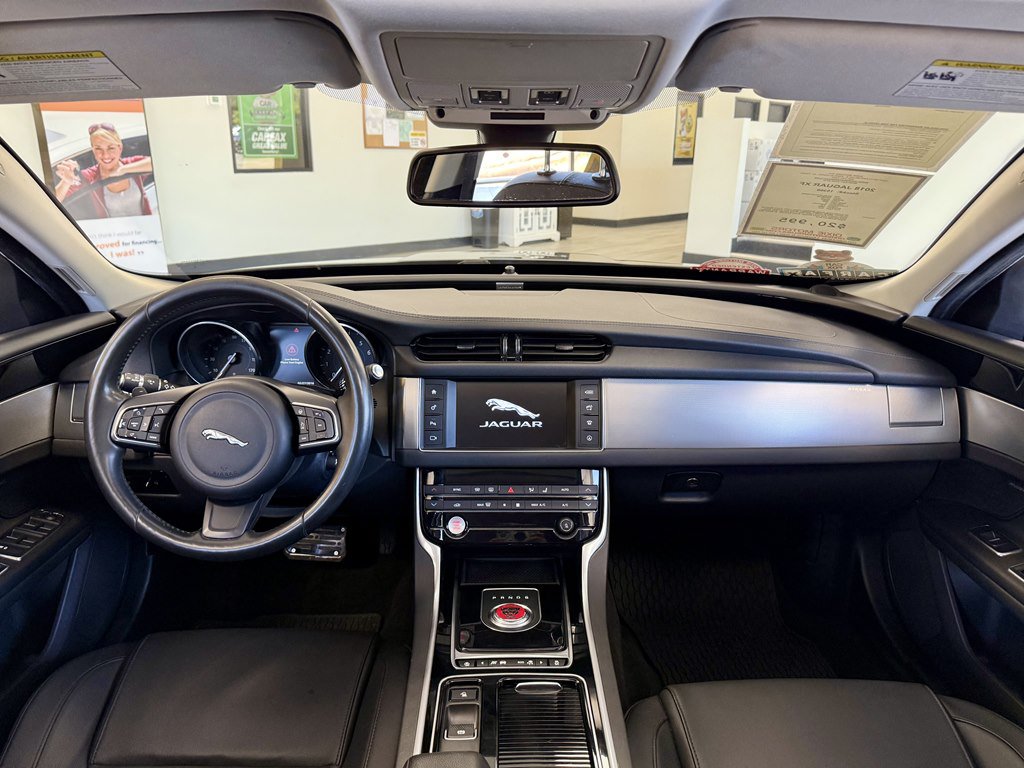 Used 2018 Jaguar XF Premium AWD/4WD image 10