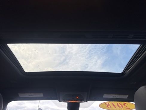 Used 2018 BMW X4 M40i image 15